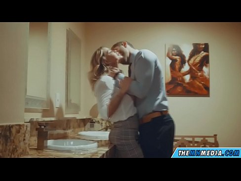 ❤️ Khi một cô gái tóc vàng busty quyến rũ bạn trong một nhà vệ sinh công cộng ❤️❌ Beautiful porn ở% vi.courseclass.ru%